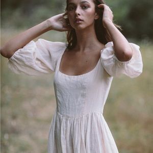 Beautiful Kara Thoms The Bellflower Dress in white linen